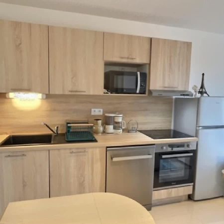 A 150M De La Plage - Coquet Appartement Pour 4 Personnes Виас Экстерьер фото